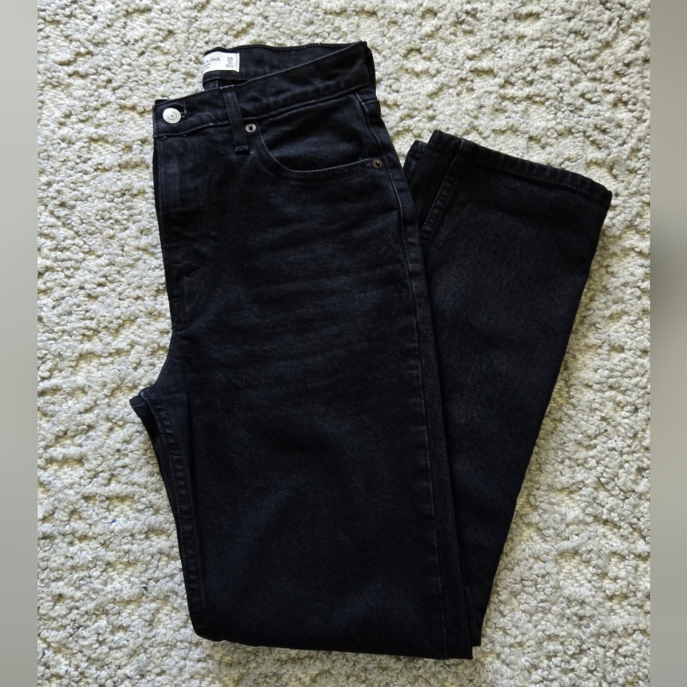Abercrombie The 90s Straight Ultra High Rise Jeans